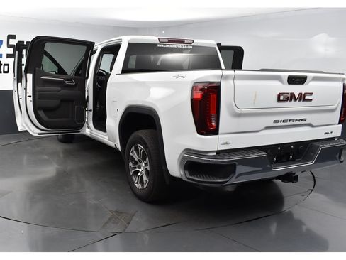 Used 2025 GMC Sierra 1500 SLT AWD/4WD image 27