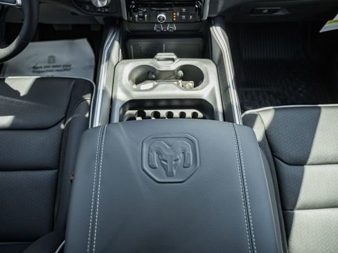 New 2026 RAM 1500 Laramie AWD/4WD image 30