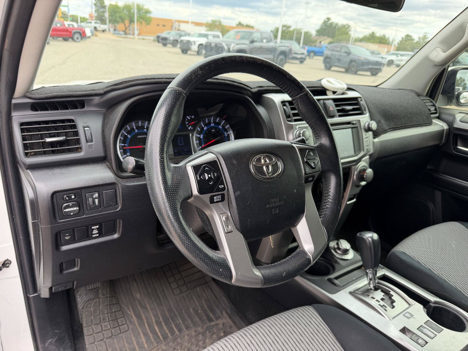 Used 2017 Toyota 4Runner SR5 AWD/4WD image 29