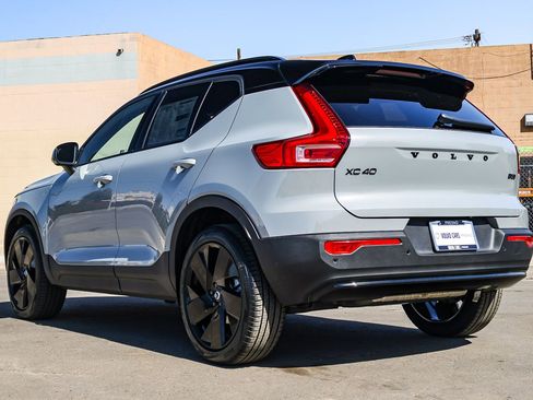 New 2026 Volvo XC40 B5 Ultra w/ Climate Package image 7