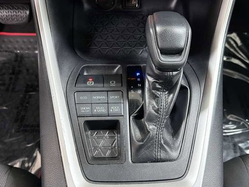 Certified 2019 Toyota RAV4 XLE AWD/4WD image 21