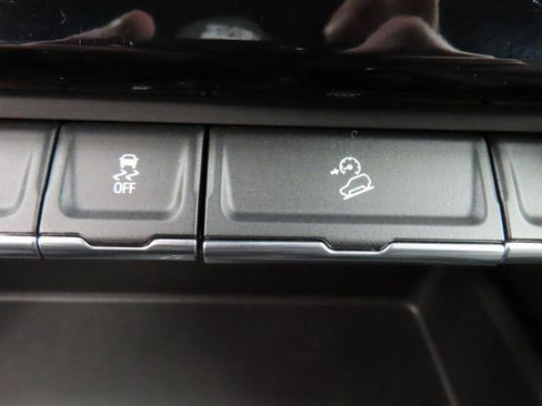 Used 2024 GMC Sierra 1500 AT4 w/ Technology Package image 69