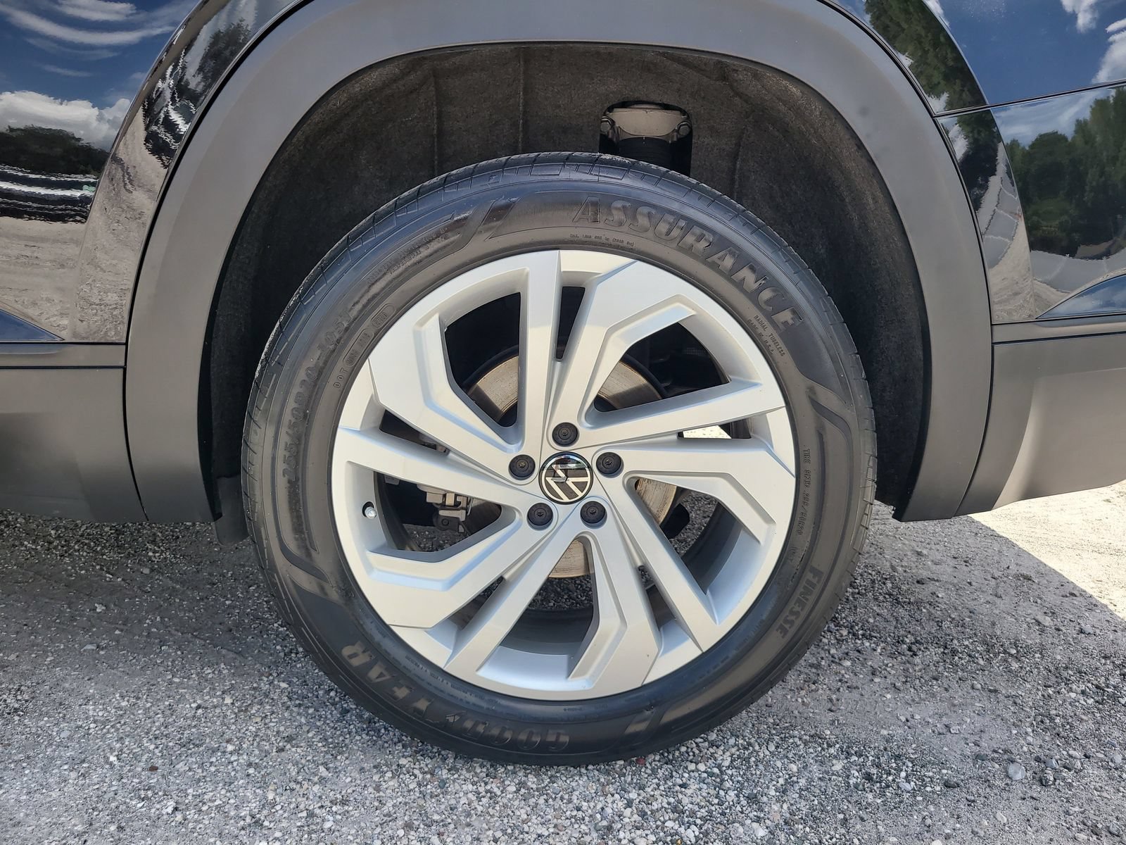 Used 2021 Volkswagen Atlas SE w/ Towing Package FWD image 6