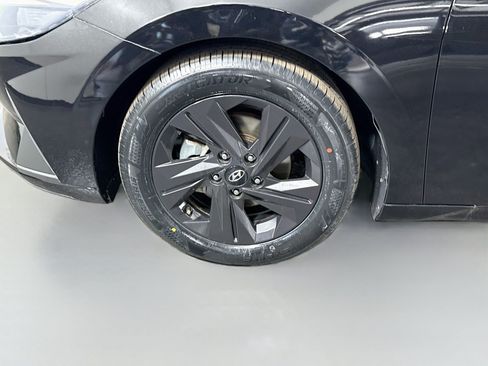 Used 2022 Hyundai Elantra SEL FWD image 38