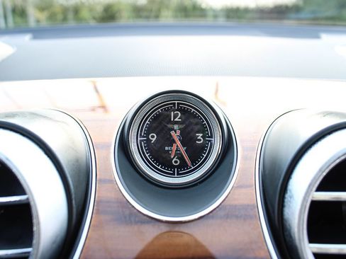 Used 2019 Bentley Bentayga AWD/4WD image 36