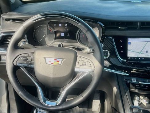 Used 2025 Cadillac XT6 Premium Luxury w/ Technology Package AWD/4WD image 24