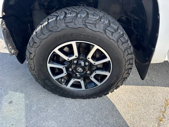 Used 2017 Toyota Tundra SR5 AWD/4WD image 16