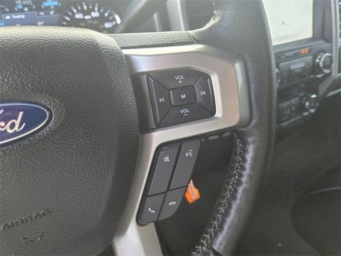 Certified 2019 Ford F250 Lariat w/ Lariat Value Package image 18