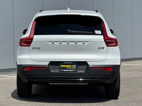 Used 2024 Volvo XC40 B5 Ultimate w/ Protection Package Premier AWD/4WD image 4