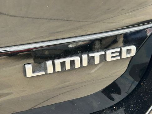 Used 2025 Jeep Grand Cherokee L Limited image 12