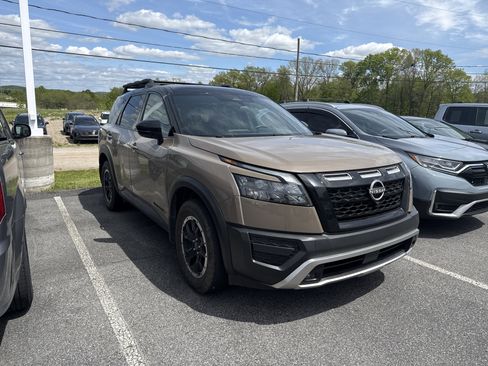 Used 2023 Nissan Pathfinder Rock Creek AWD/4WD image 7