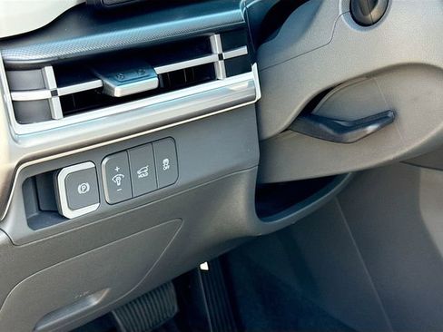 Used 2025 Hyundai Santa Fe SEL FWD image 10