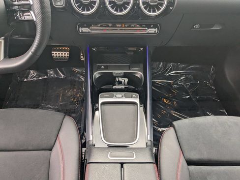 Used 2025 Mercedes-Benz GLA 250 image 6