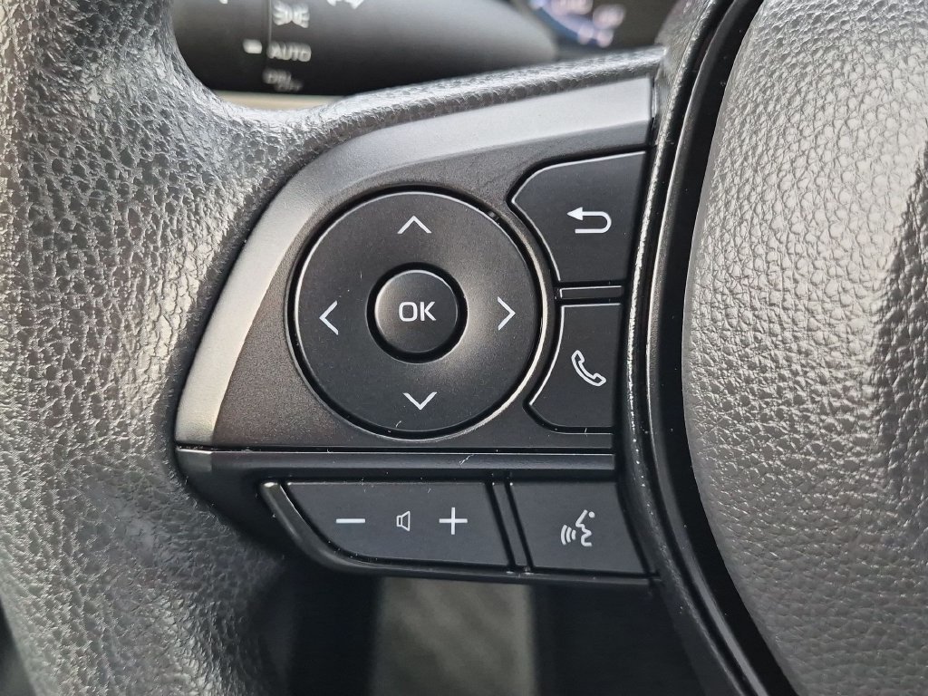 Used 2025 Toyota RAV4 XLE AWD/4WD image 14