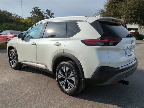 Used 2021 Nissan Rogue SV w/ Premium Package image 6