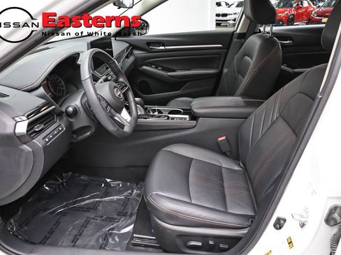 Used 2024 Nissan Altima 2.0 SR FWD image 14
