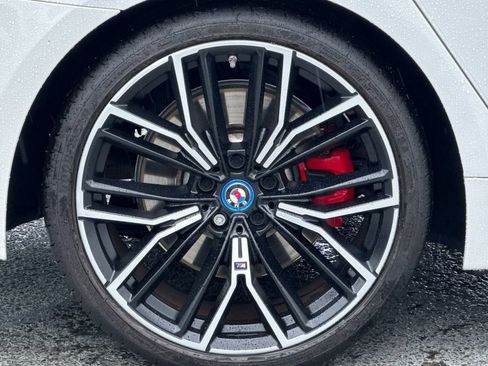 Used 2023 BMW 530e xDrive w/ Premium Package image 25