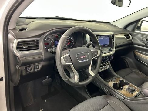 Used 2023 GMC Acadia SLE image 14