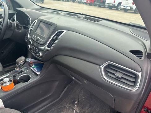 Used 2023 Chevrolet Equinox LT image 30