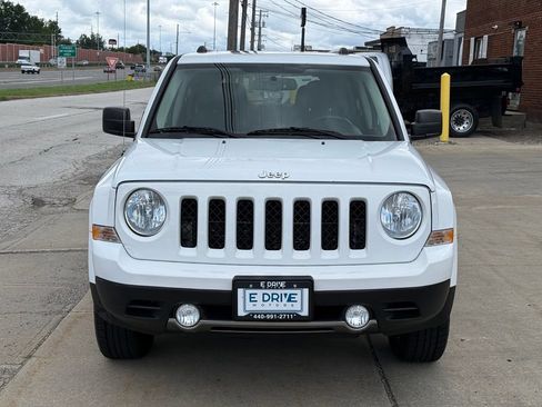 Used 2017 Jeep Patriot High Altitude AWD/4WD image 3