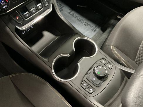 Used 2018 GMC Terrain SLE w/ Driver Convenience Package AWD/4WD image 18
