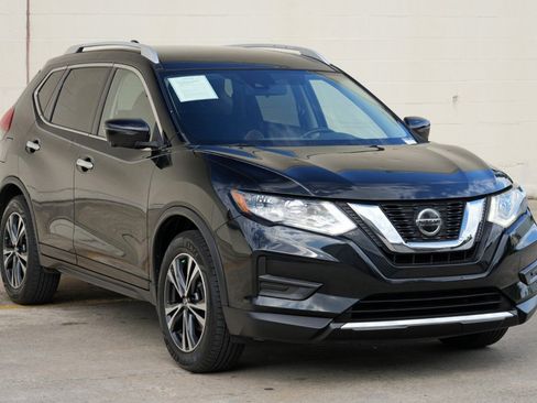 Used 2019 Nissan Rogue SV w/ Premium Package FWD image 49