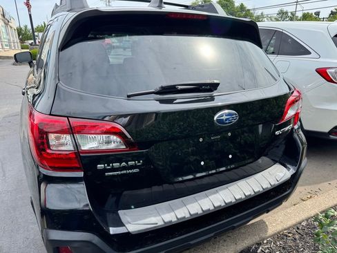 Used 2019 Subaru Outback 2.5i Premium AWD/4WD image 3