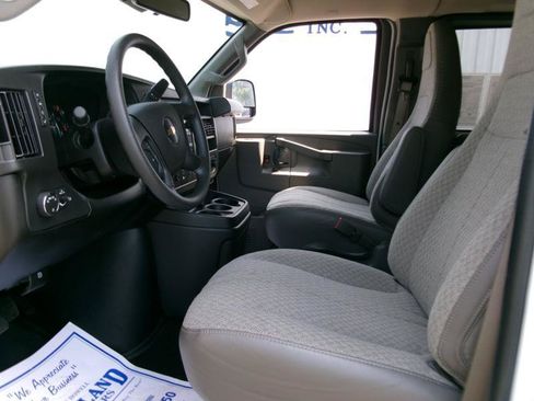 Used 2025 Chevrolet Express 3500 LT w/ LT Preferred Equipment Group RWD image 10