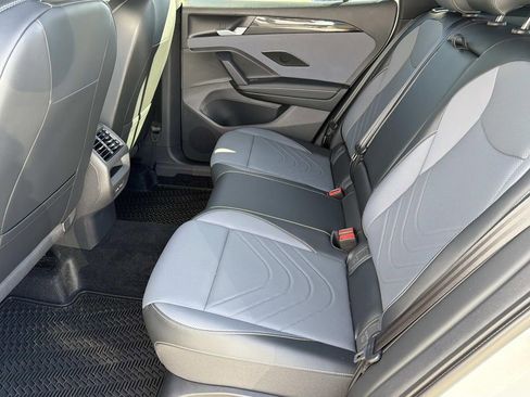 New 2026 Volkswagen Tiguan SE R-Line FWD image 17