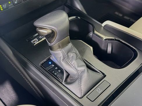 Used 2023 Lexus ES 350 w/ Premium Package FWD image 18