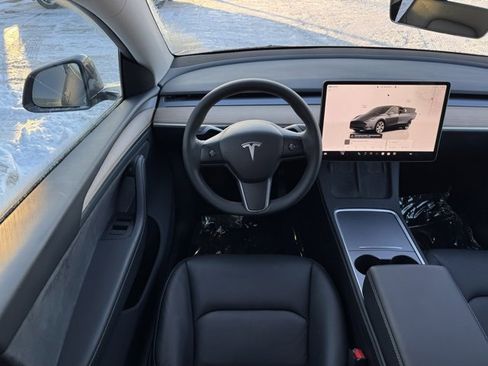 Used 2023 Tesla Model Y Long Range image 5