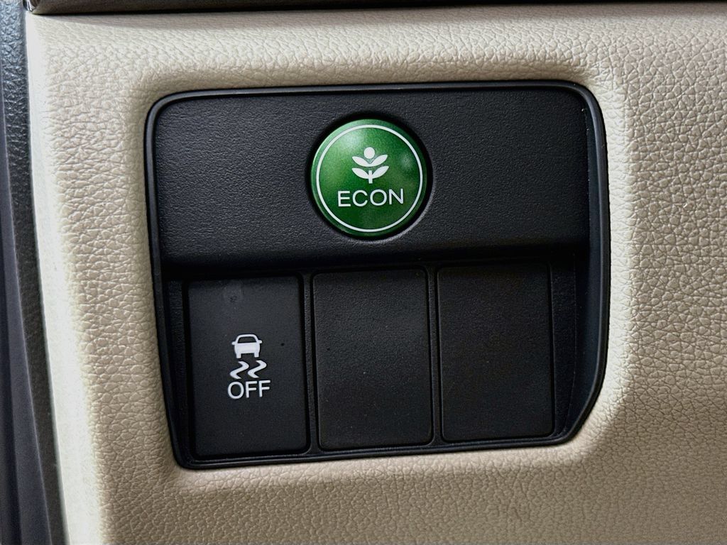 Used 2016 Honda Accord EX image 12