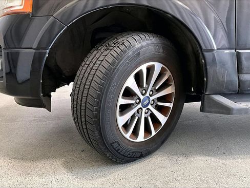 Used 2016 Ford Expedition XLT RWD image 20