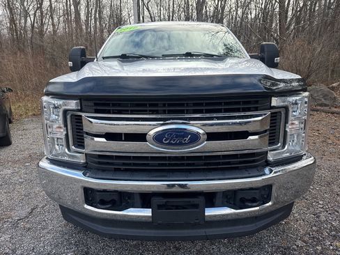 Used 2019 Ford F250 XLT image 2