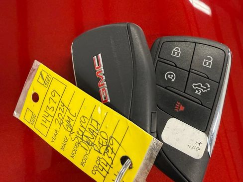 Used 2024 GMC Sierra 1500 Denali w/ Denali Reserve Package AWD/4WD image 34