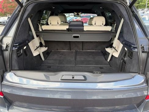 Used 2021 BMW X7 xDrive40i w/ M Sport Package AWD/4WD image 13
