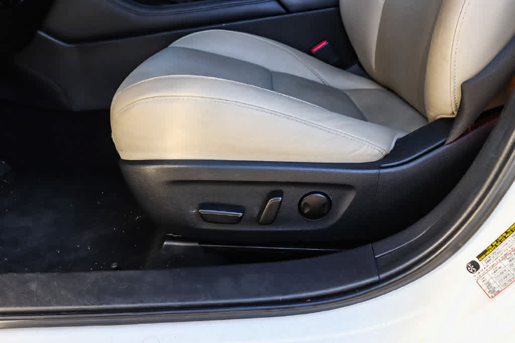 Used 2019 MAZDA MAZDA3 Sedan w/ Preferred Package FWD image 19