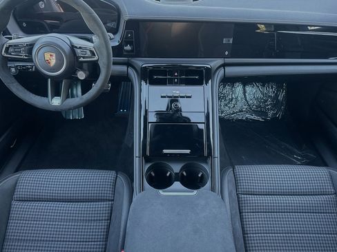 New 2025 Porsche Panamera image 6