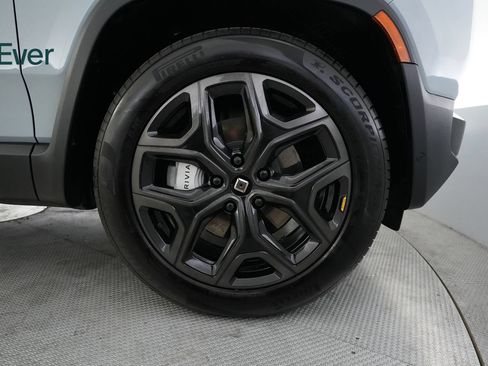 Used 2025 Rivian R1S Adventure AWD/4WD image 20