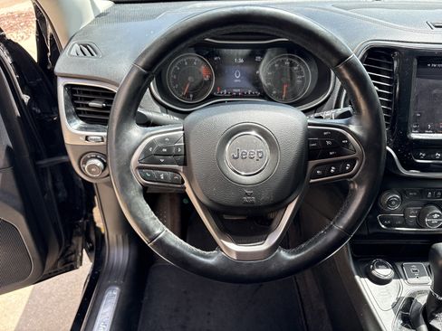 Used 2019 Jeep Cherokee Limited w/ Luxury Group AWD/4WD image 18