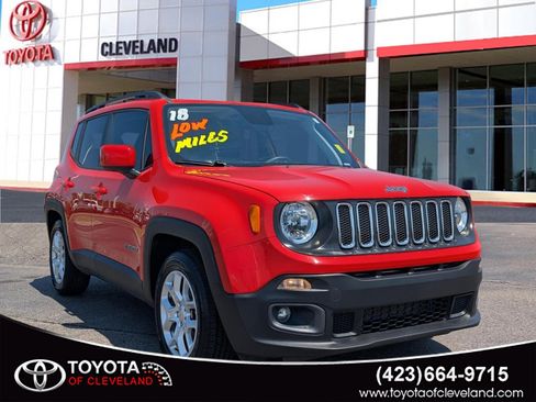 Used 2018 Jeep Renegade Latitude FWD image 1