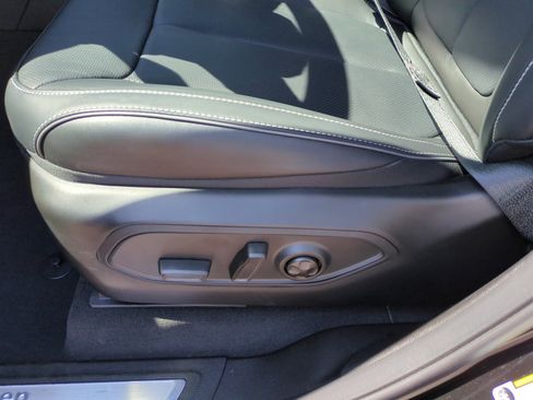 New 2025 Jeep Grand Cherokee Overland w/ Trailer Tow Package image 14