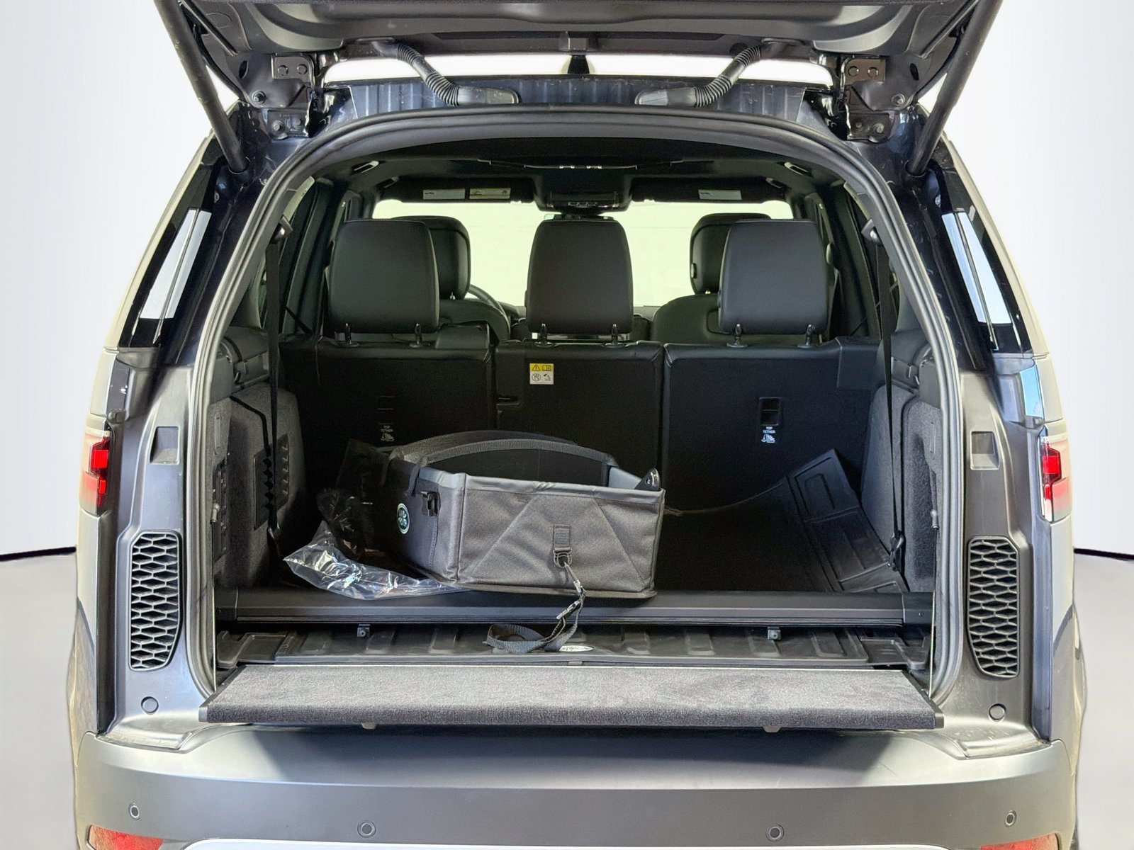 New 2026 Land Rover Discovery S AWD/4WD image 29
