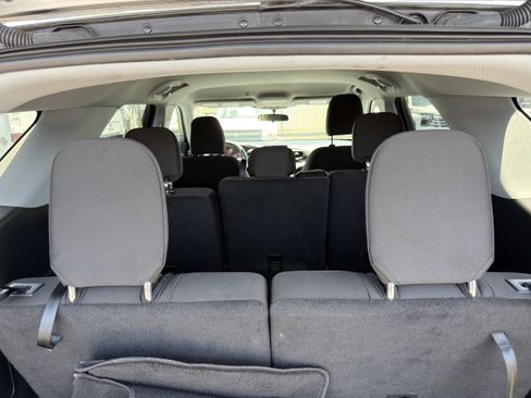Used 2023 Ford Explorer XLT RWD image 17