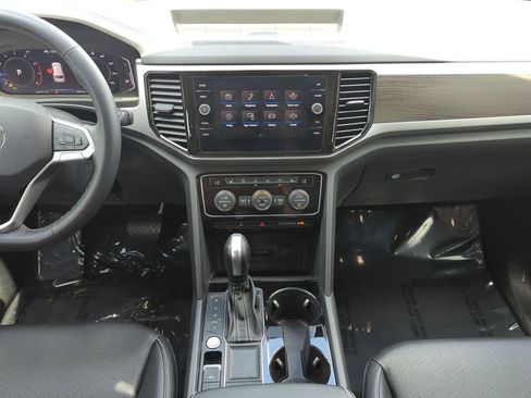 Certified 2023 Volkswagen Atlas SE FWD image 13