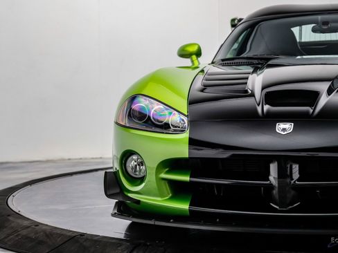Used 2010 Dodge Viper ACR RWD image 36