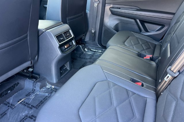 Used 2024 Volkswagen Atlas SE AWD/4WD image 13