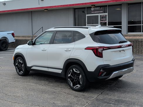 Certified 2024 Kia Seltos SX w/ SX Sunroof Package AWD/4WD image 3