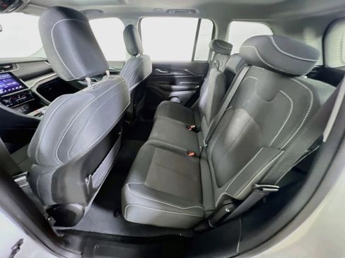 Used 2023 Jeep Grand Cherokee Laredo w/ Luxury Tech Group I AWD/4WD image 24