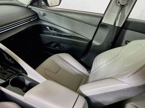 Used 2023 Hyundai Elantra Limited FWD image 25